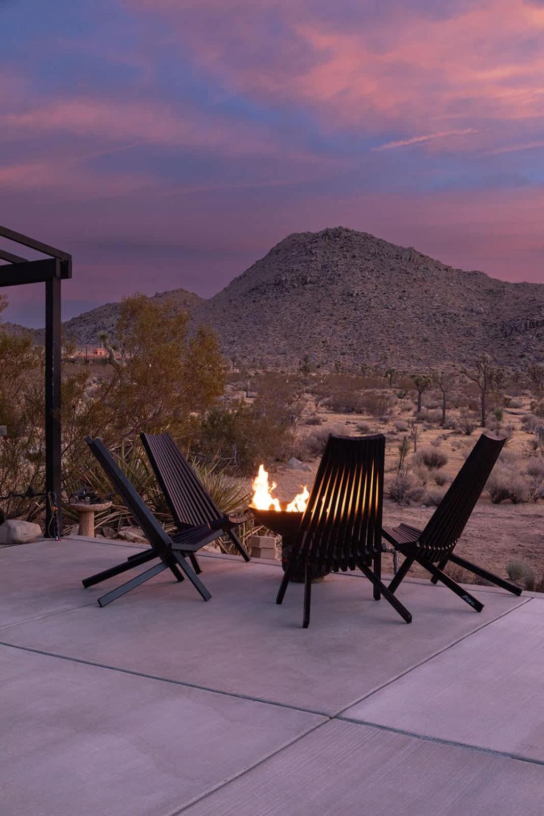 Sacred Haven L Cabin W Cowboy Pool At Park Entrance Joshua Tree Exterior photo