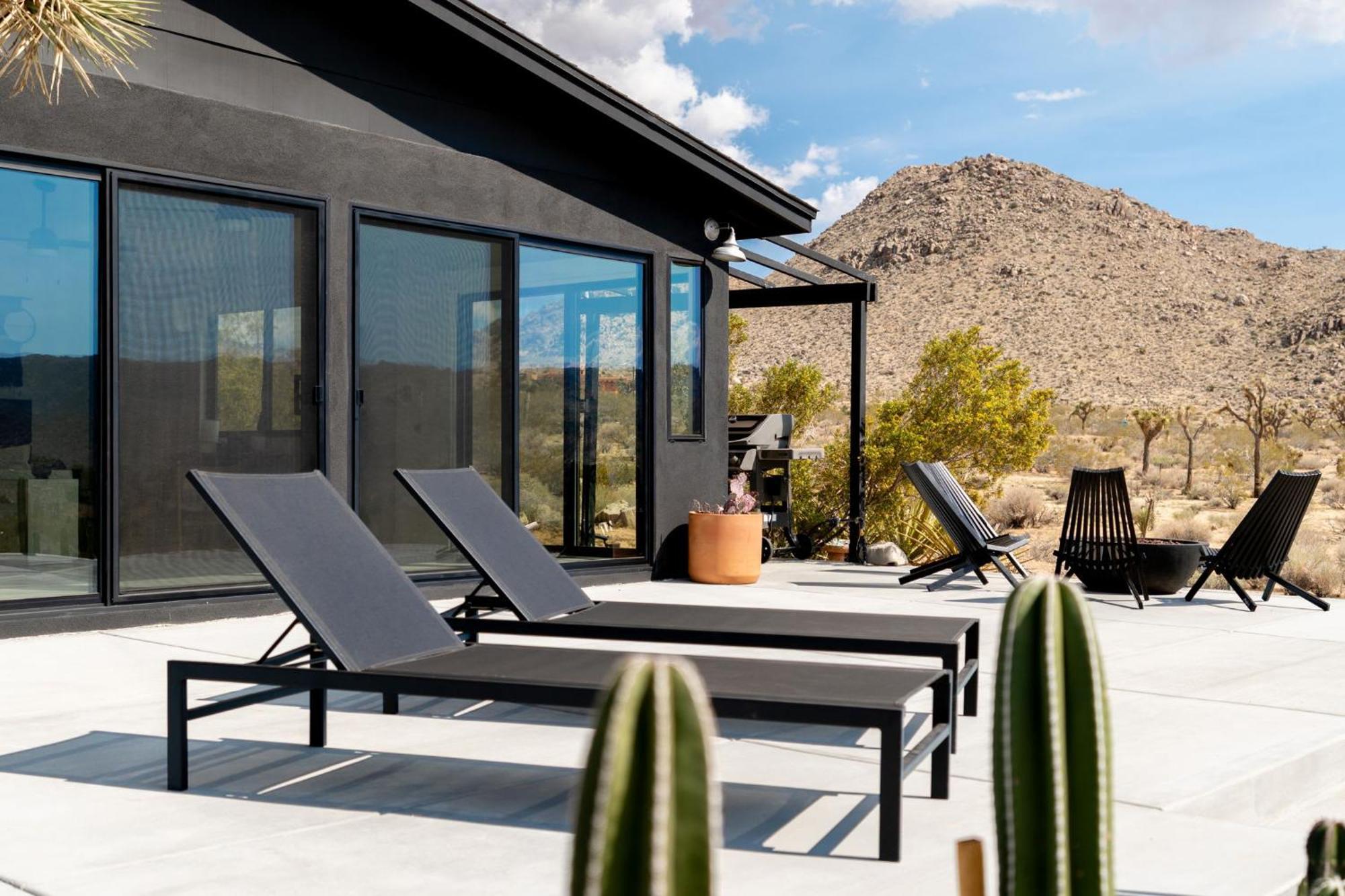Sacred Haven L Cabin W Cowboy Pool At Park Entrance Joshua Tree Exterior photo